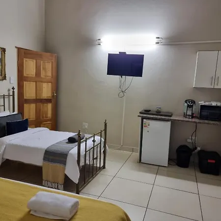 Tzaneen White House Lodge Exterior photo